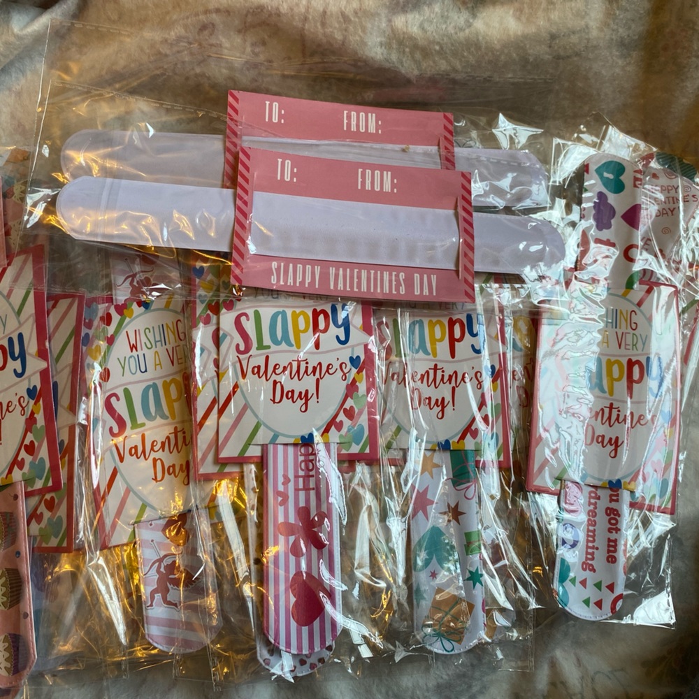 Valentines slap it bracelets Set of 25